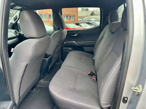 Used 2016 Toyota Tacoma TRD Sport w/ Exterior Package image 14