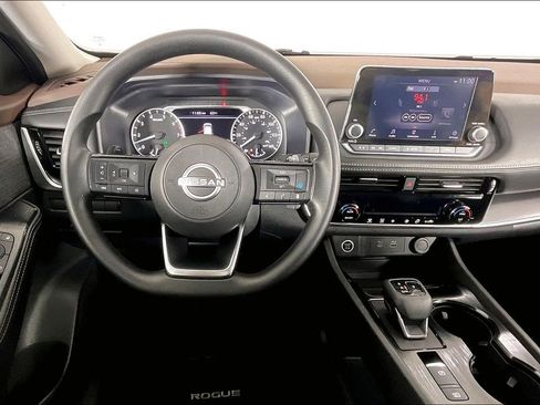 Used 2022 Nissan Rogue SV image 7