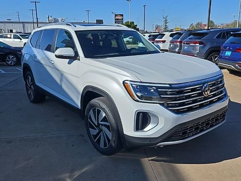 New 2026 Volkswagen Atlas SEL image 3