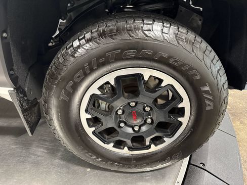 Used 2024 Toyota Tacoma TRD Off-Road w/ TRD Off Road Premium Package AWD/4WD image 28