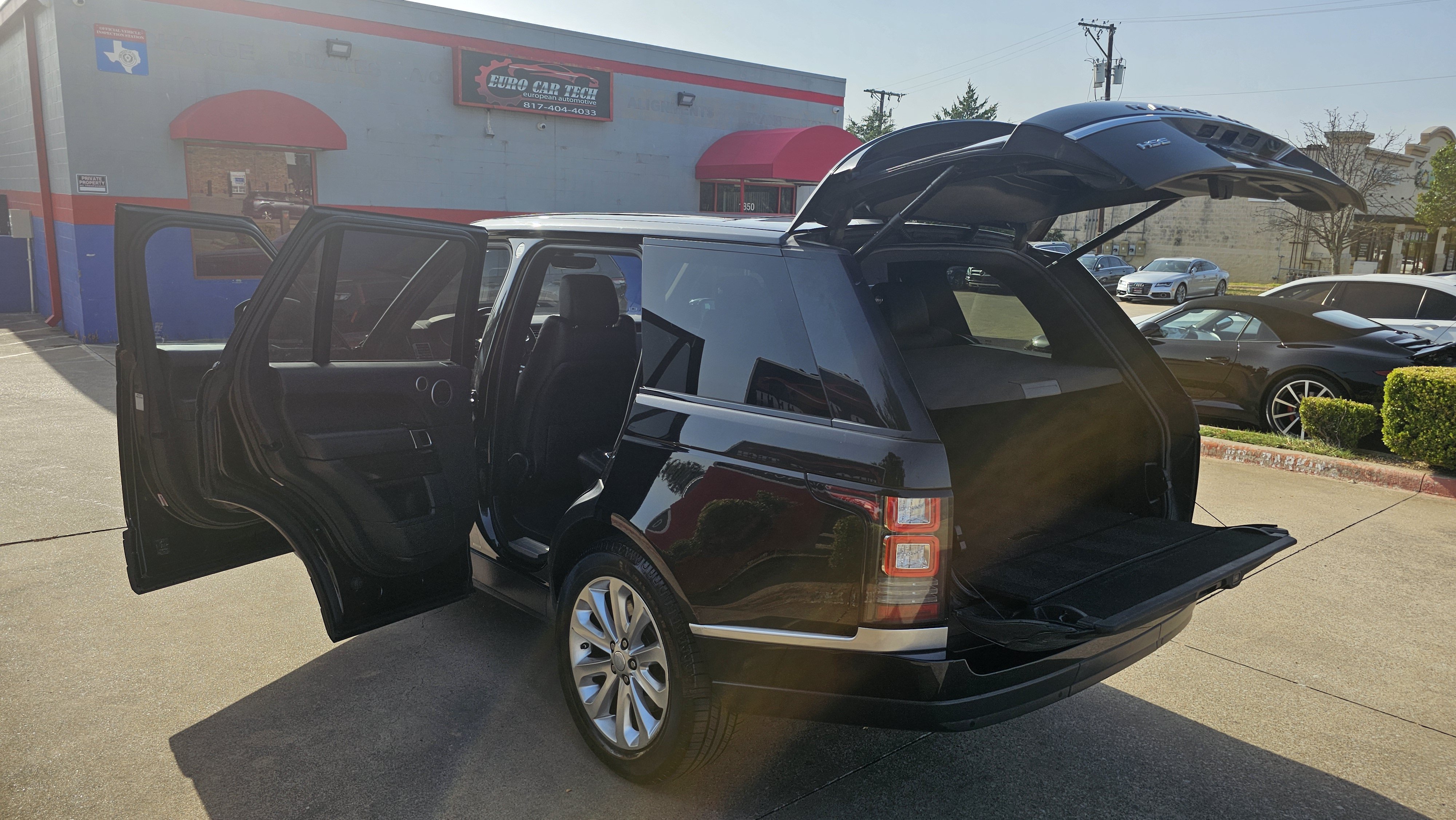 Used 2017 Land Rover Range Rover HSE AWD/4WD image 16