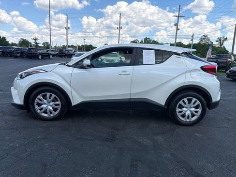 Used 2019 Toyota C-HR LE FWD image 4