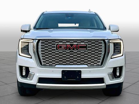 Used 2023 GMC Yukon Denali w/ LPO, Floor Liner Package AWD/4WD image 4