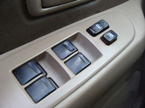 Used 2004 Toyota Tundra SR5 image 19