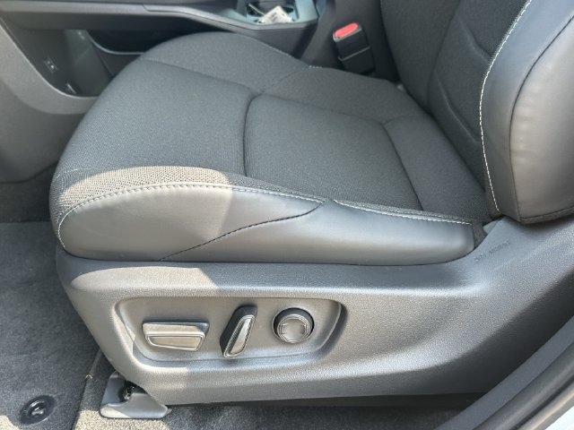 Used 2026 Toyota C-HR AWD/4WD image 26