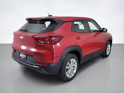 Used 2026 Chevrolet TrailBlazer LS FWD image 3