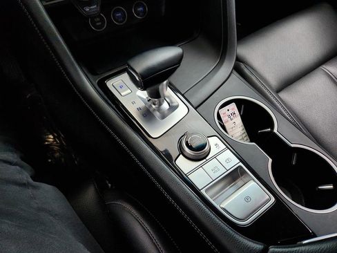 Used 2022 Genesis G70 2.0T image 18