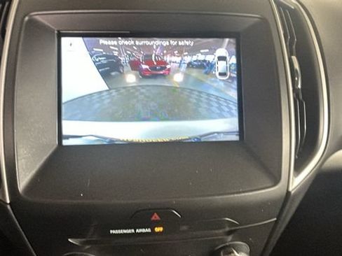 Used 2018 Ford Edge SEL w/ Equipment Group 201A AWD/4WD image 21