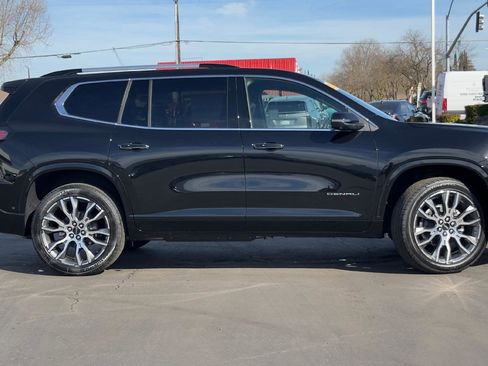 New 2026 GMC Acadia Denali Ultimate image 3