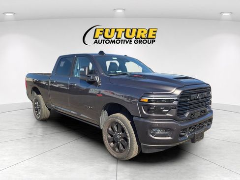 Used 2025 RAM 2500 Laramie AWD/4WD image 1