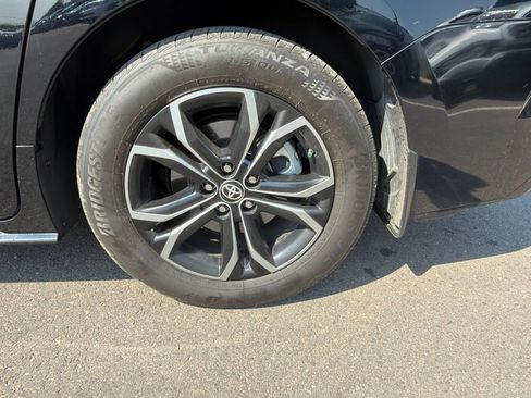 Used 2025 Toyota Sienna Platinum AWD/4WD image 33