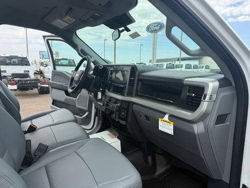 New 2026 Ford F350 XL w/ XL Chrome Package RWD image 23