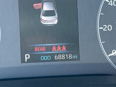 Used 2023 Toyota Corolla LE FWD image 23