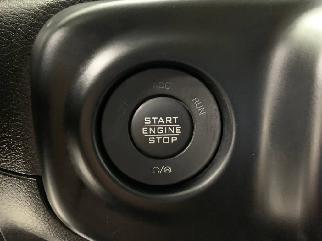 Used 2023 Jeep Gladiator Sport AWD/4WD image 24