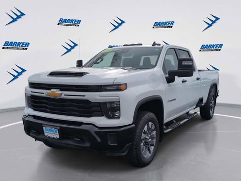 Used 2025 Chevrolet Silverado 2500 Custom w/ Custom Value Package image 1