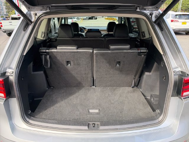 Used 2025 Volkswagen Atlas SE FWD image 13