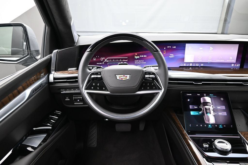 Used 2026 Cadillac Escalade Platinum Sport w/ LPO, ONYX Package AWD/4WD image 15