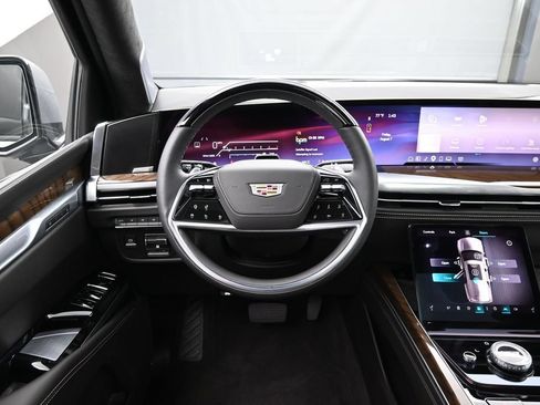 Used 2026 Cadillac Escalade Platinum Sport w/ LPO, ONYX Package AWD/4WD image 15