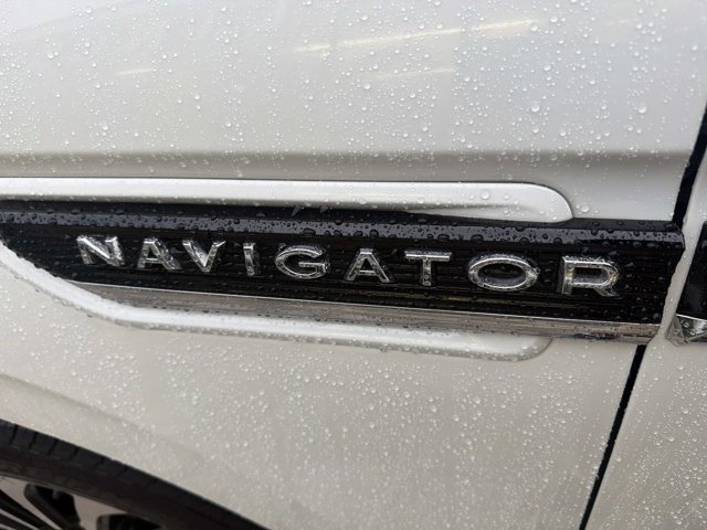 Used 2024 Lincoln Navigator L Black Label AWD/4WD image 8