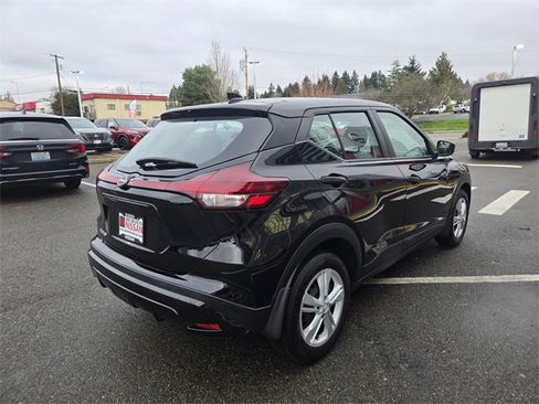 Used 2024 Nissan Kicks S image 7