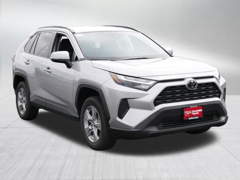 Certified 2025 Toyota RAV4 XLE AWD/4WD image 8