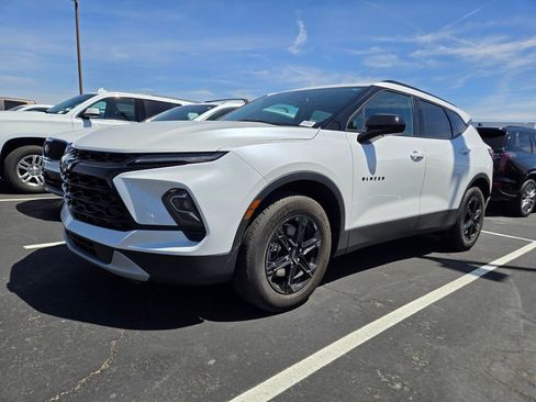 Used 2023 Chevrolet Blazer LT w/ Convenience Package FWD image 2