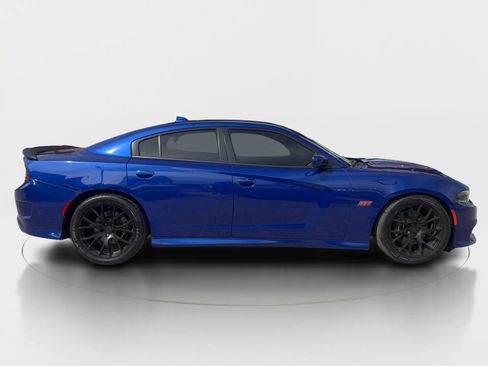Used 2019 Dodge Charger Scat Pack image 2