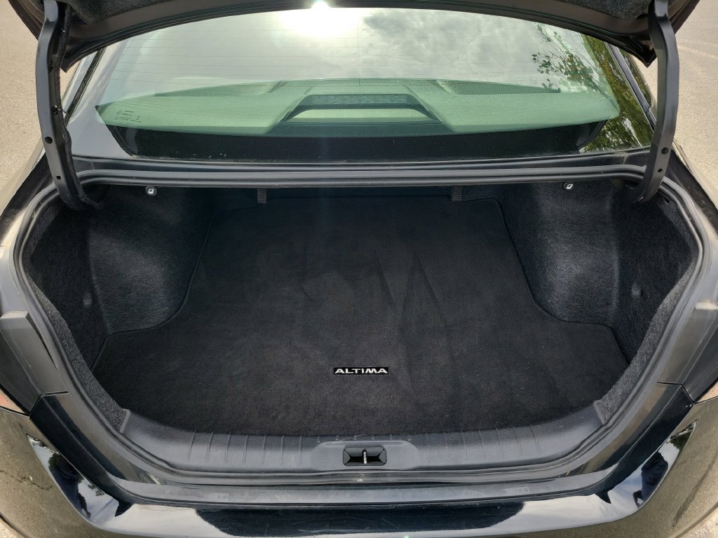 Used 2025 Nissan Altima 2.5 SV FWD image 9