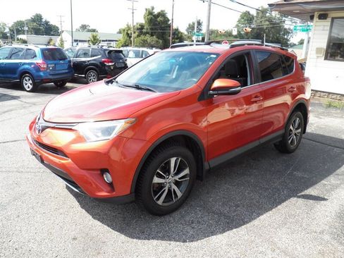 Used 2016 Toyota RAV4 XLE AWD/4WD image 4