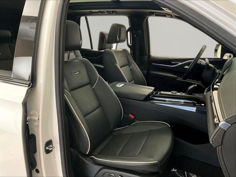 Used 2021 Cadillac Escalade Sport AWD/4WD image 30