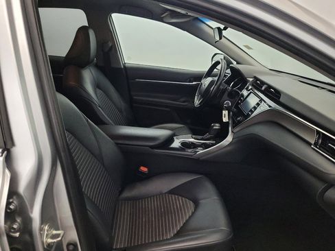 Used 2018 Toyota Camry SE FWD image 21