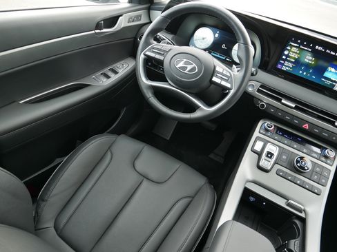 Used 2025 Hyundai Palisade SEL AWD/4WD image 9