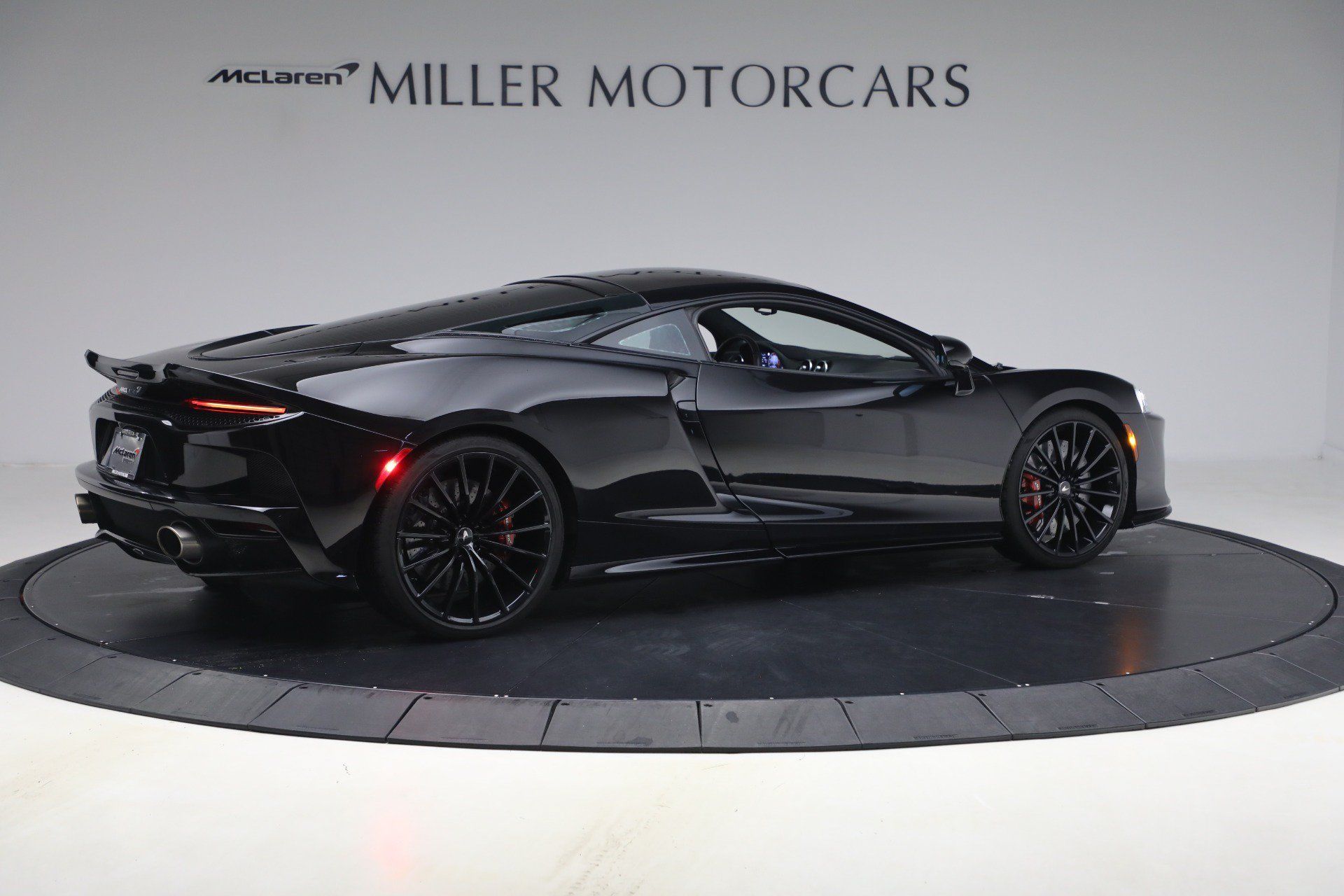 Used 2023 McLaren GT RWD image 8