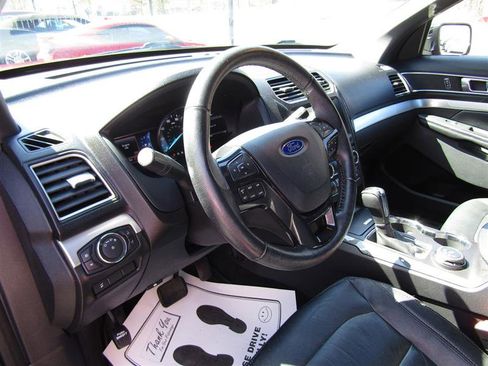 Used 2017 Ford Explorer XLT w/ Equipment Group 202A image 14