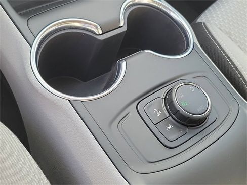 Certified 2024 GMC Terrain SLE image 27