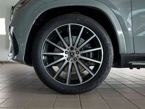 New 2026 Mercedes-Benz GLS 580 4MATIC image 7