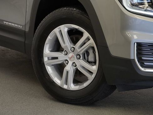 Used 2024 GMC Terrain SLE w/ Driver Convenience Package AWD/4WD image 10