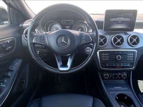 Used 2017 Mercedes-Benz GLA 250 image 14