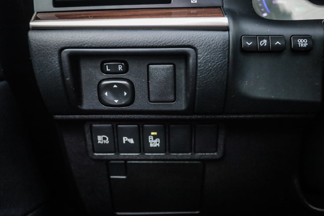 Used 2016 Lexus ES 300h w/ Luxury Package w/Wood Trim FWD image 56