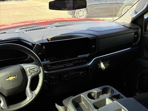 Used 2025 Chevrolet Silverado 1500 LT AWD/4WD image 8
