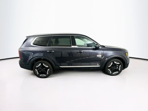 Used 2025 Kia Telluride S FWD image 10