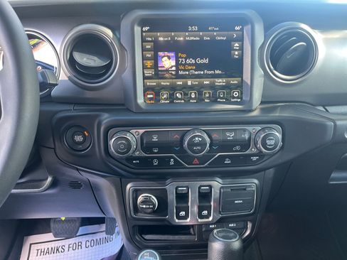 Used 2023 Jeep Wrangler Sport S image 23