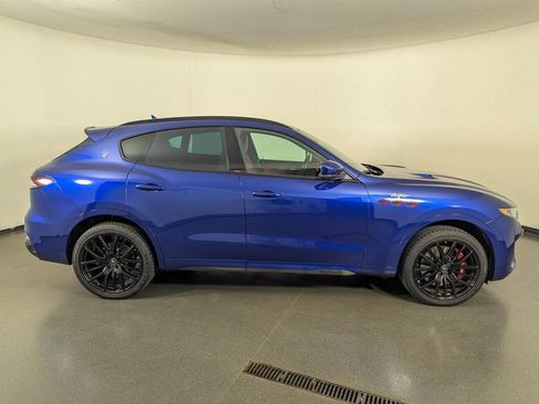 Used 2023 Maserati Levante Trofeo image 6