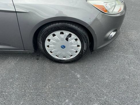 Used 2012 Ford Focus SE w/ Interior Protection Pkg FWD image 6
