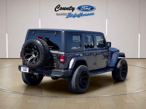 Used 2020 Jeep Wrangler Unlimited Sahara AWD/4WD image 24
