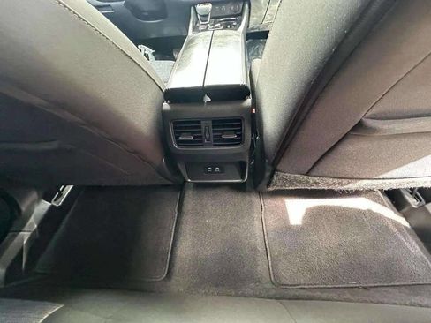 Used 2021 Nissan Rogue SV image 16