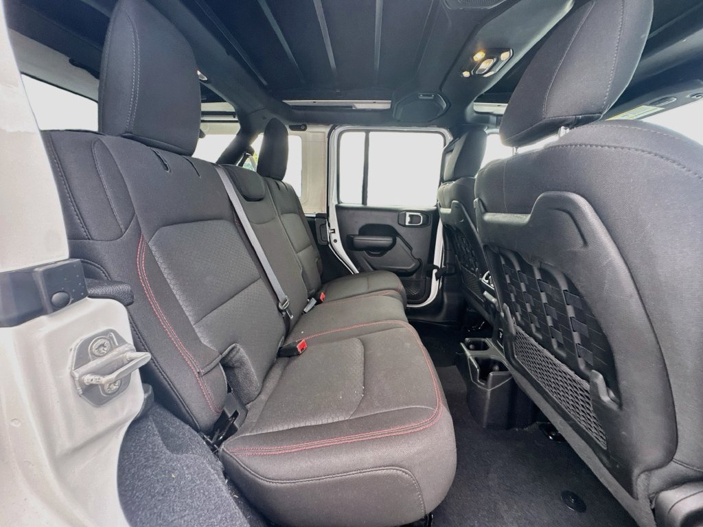 Used 2022 Jeep Wrangler Unlimited Rubicon w/ Xtreme Recon 35" Tire Package AWD/4WD image 30