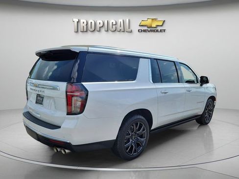 Used 2024 Chevrolet Suburban High Country AWD/4WD image 3