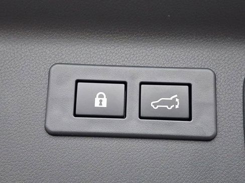 Used 2025 Subaru Forester Touring w/ Touring Package image 30