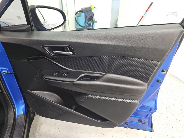 Used 2018 Toyota C-HR XLE FWD image 35